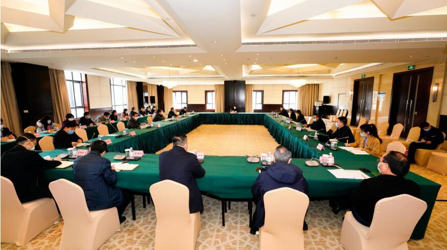 凯时尊龙人生就是博集团召开党委（扩大）聚会转达学习省委常委会精神