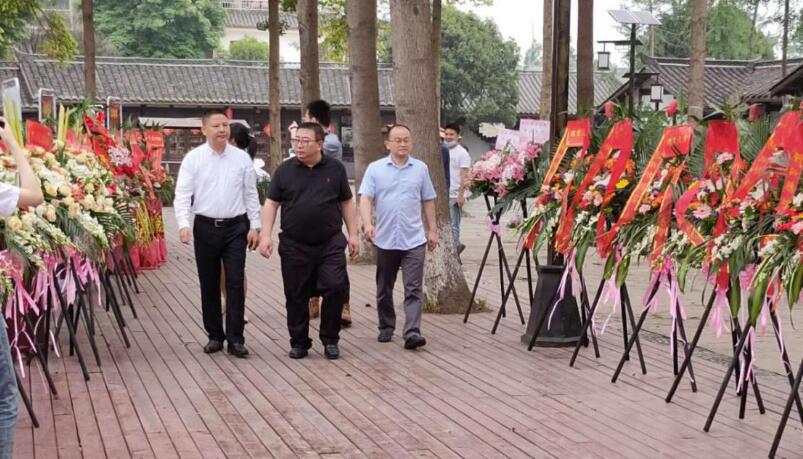 凯时尊龙人生就是博集团向导出席战旗禧宴酒楼开业仪式