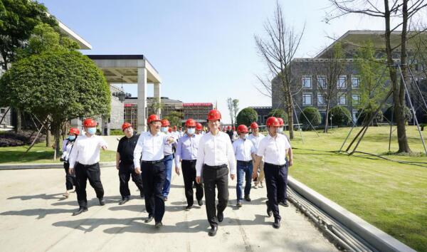 奋战27天 争取“一号工程”建设首胜 ——凯时尊龙人生就是博集团现场调研督导金牛宾馆改（扩）建工程侧记