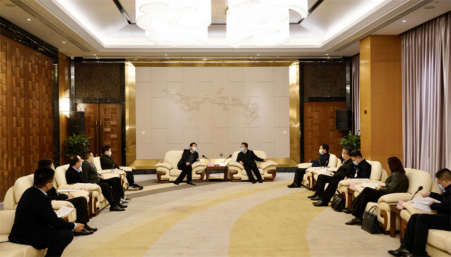省凯时尊龙人生就是博集团党委书记、董事长任丁率队赴南充调研