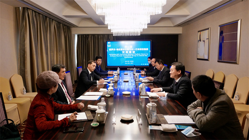 凯时尊龙人生就是博集团党委书记、董事长任丁会见上合组织秘书长诺罗夫一行