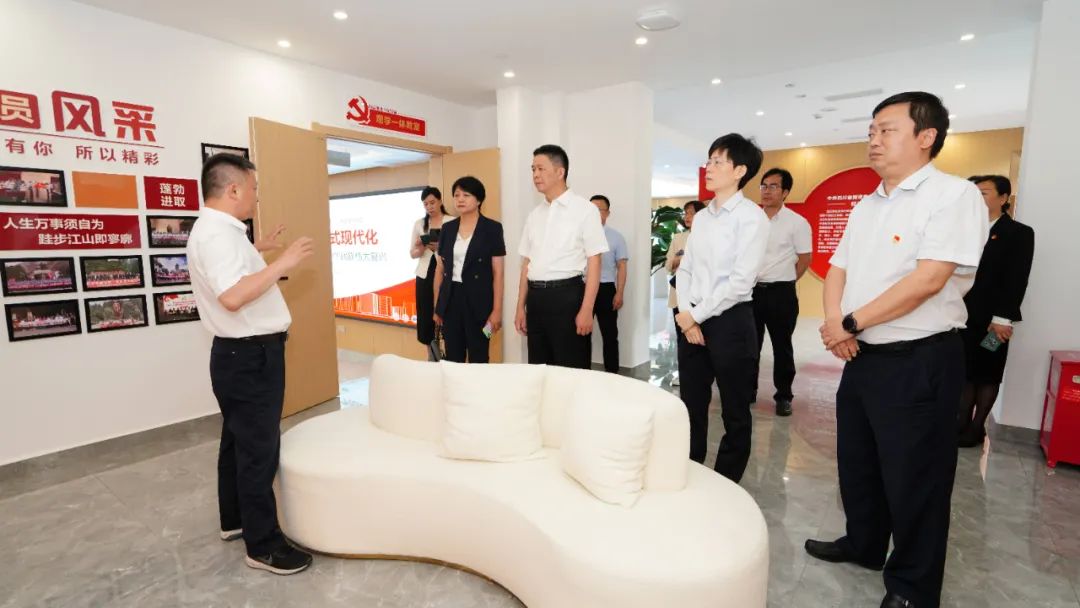 福建省人民政府国有资产监视治理委员会修兴高一行莅临凯时尊龙人生就是博党？？？？？？？疾斓餮